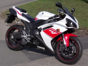 Yamaha vor der Fahrschule in Nordhorn