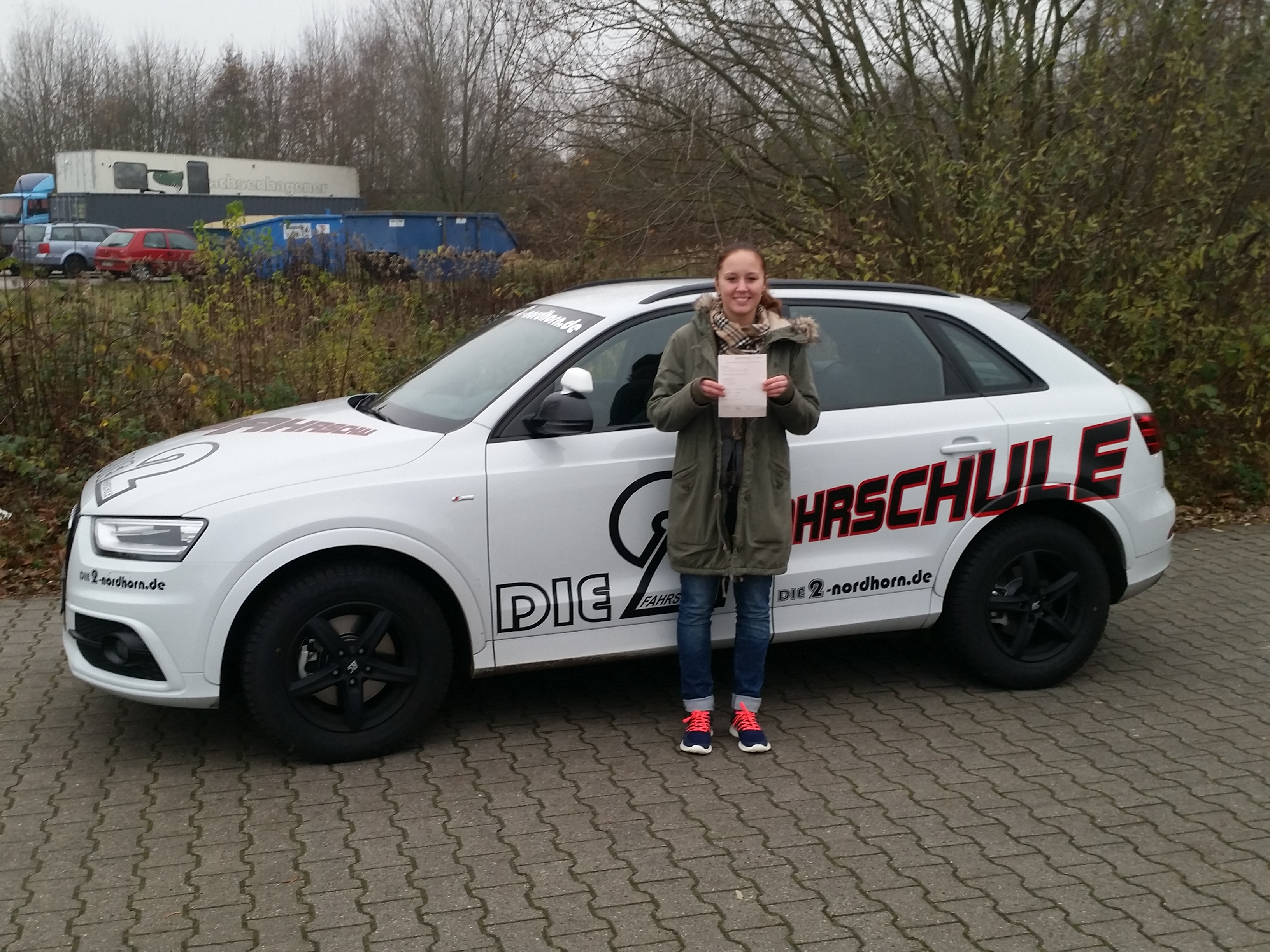 Lea mit Führerschein Fahrschulen Lea Auto